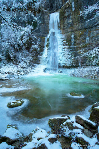 cascade-gelle-givree-neige-hiver-guillaume-francois-photographe-nature-animalier-sauvage © Guillaume François